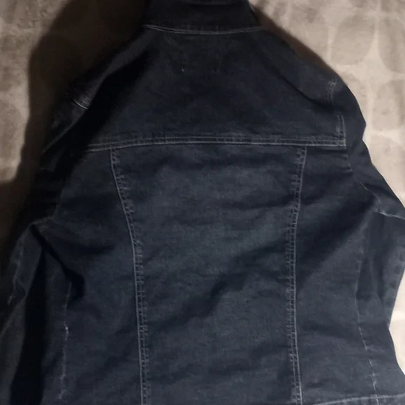 Jacket - Picture 3 of 4